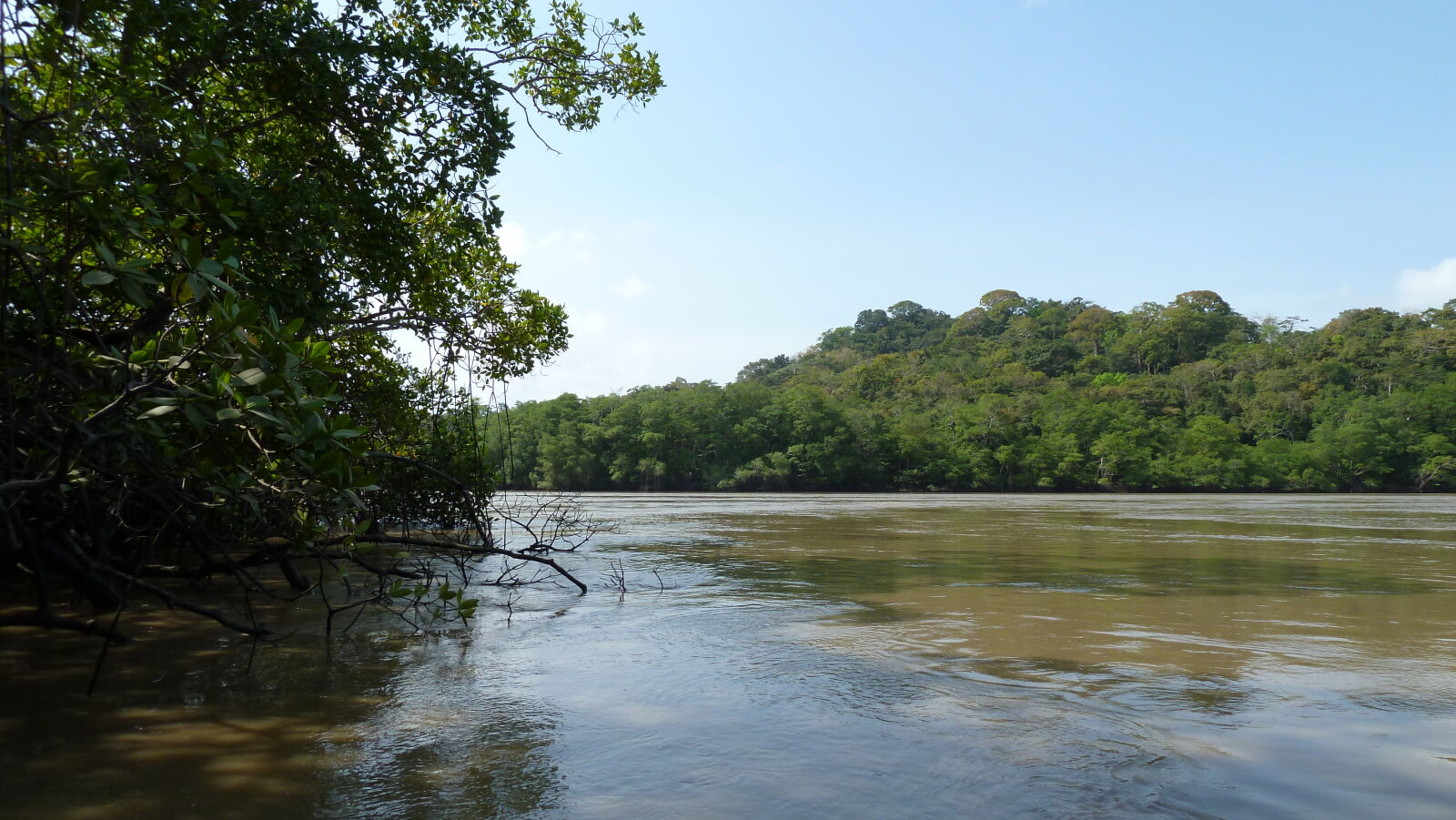 Warten auf die Stromkenterung im Rio Tuira, Darien.