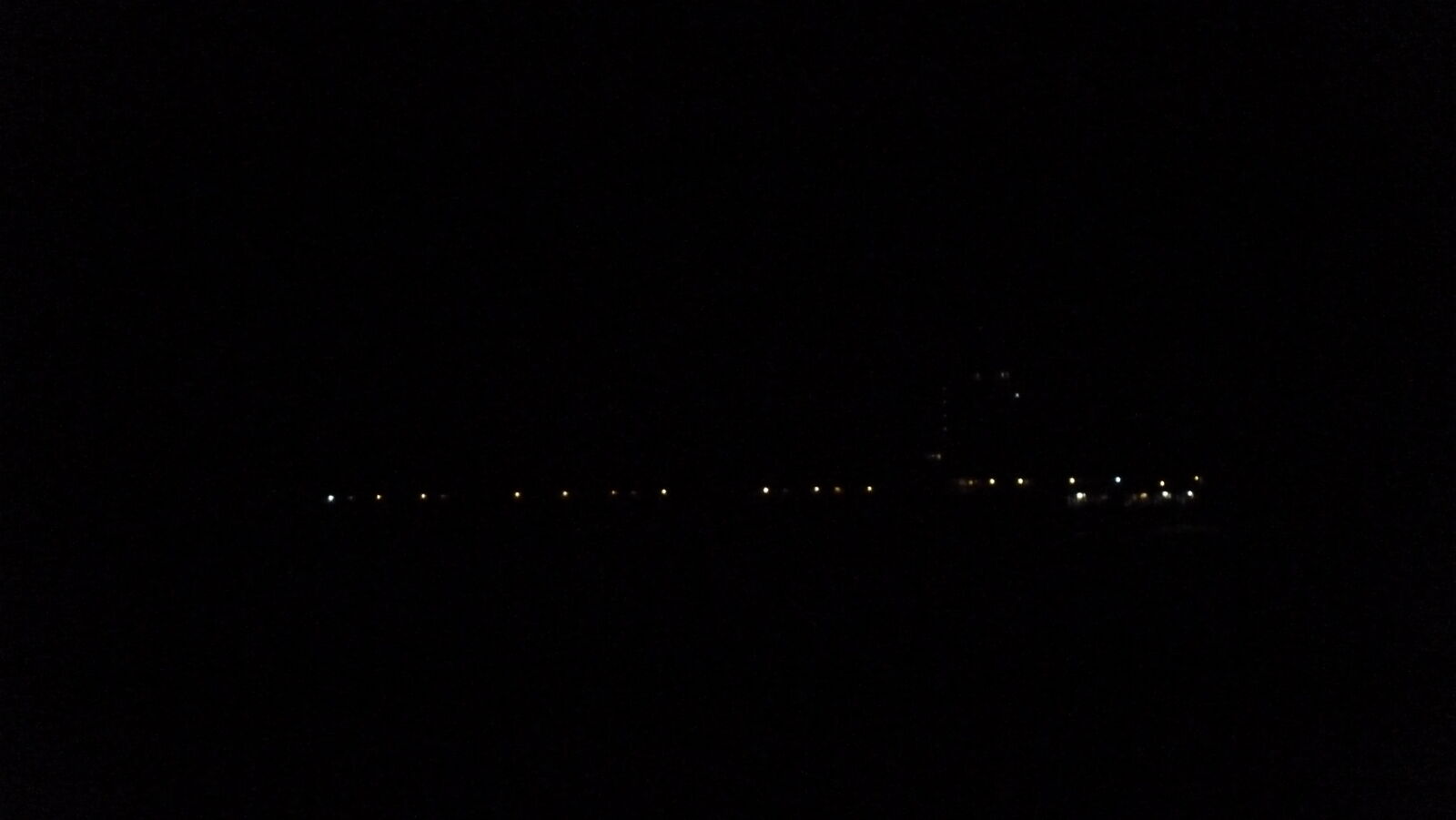 Nachtfahrt. (Frachter - 0,4 SM Distanz)