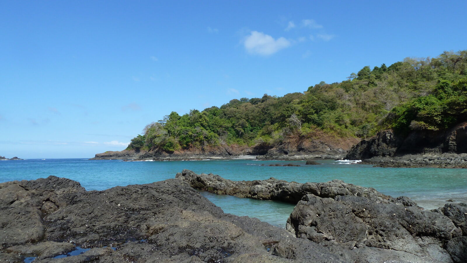 Isla Cavada, Islas Secas.