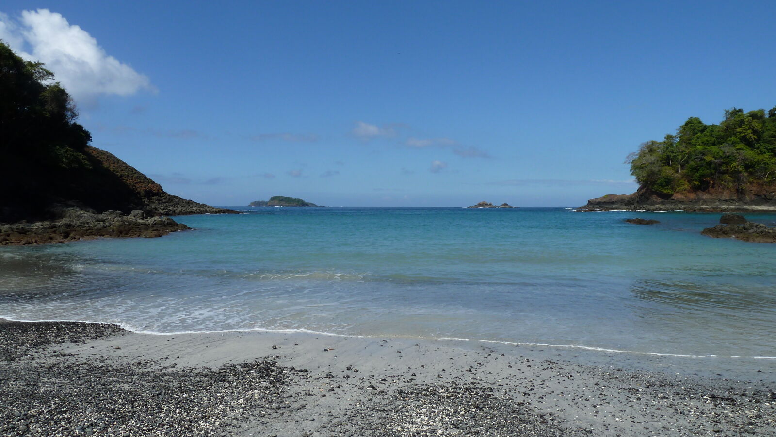 Isla Cavada, Islas Secas.