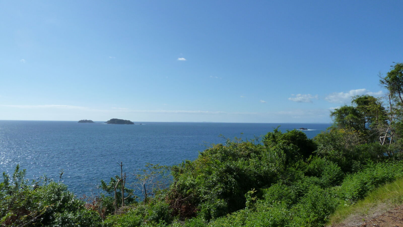 Isla Cavada, Islas Secas.
