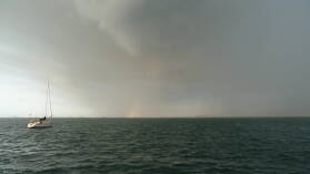 Blick von Taboga nach Panama City.