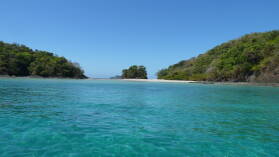 Isla Cavada, Islas Secas.