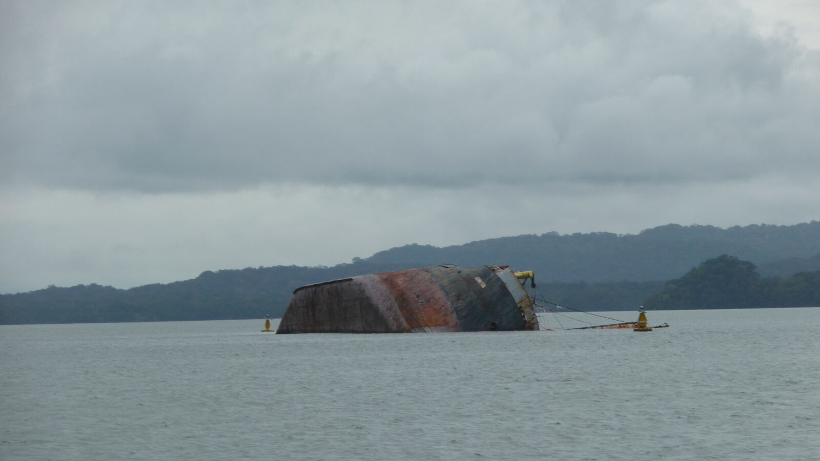 Colon, Bahia Limon.