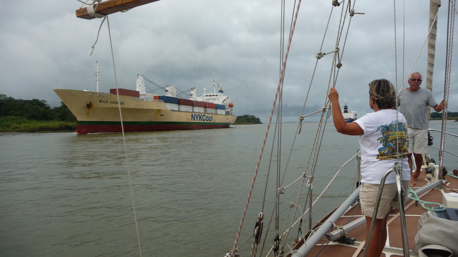 Anfahrt zu den Gatun-Schleusen.