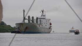 Anfahrt zu den Gatun-Schleusen.