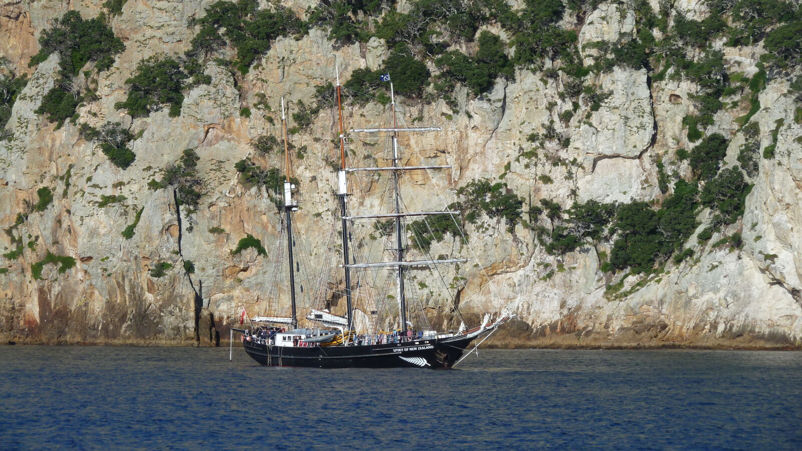 Spirit of New Zealand bei Riko Riko seacave.