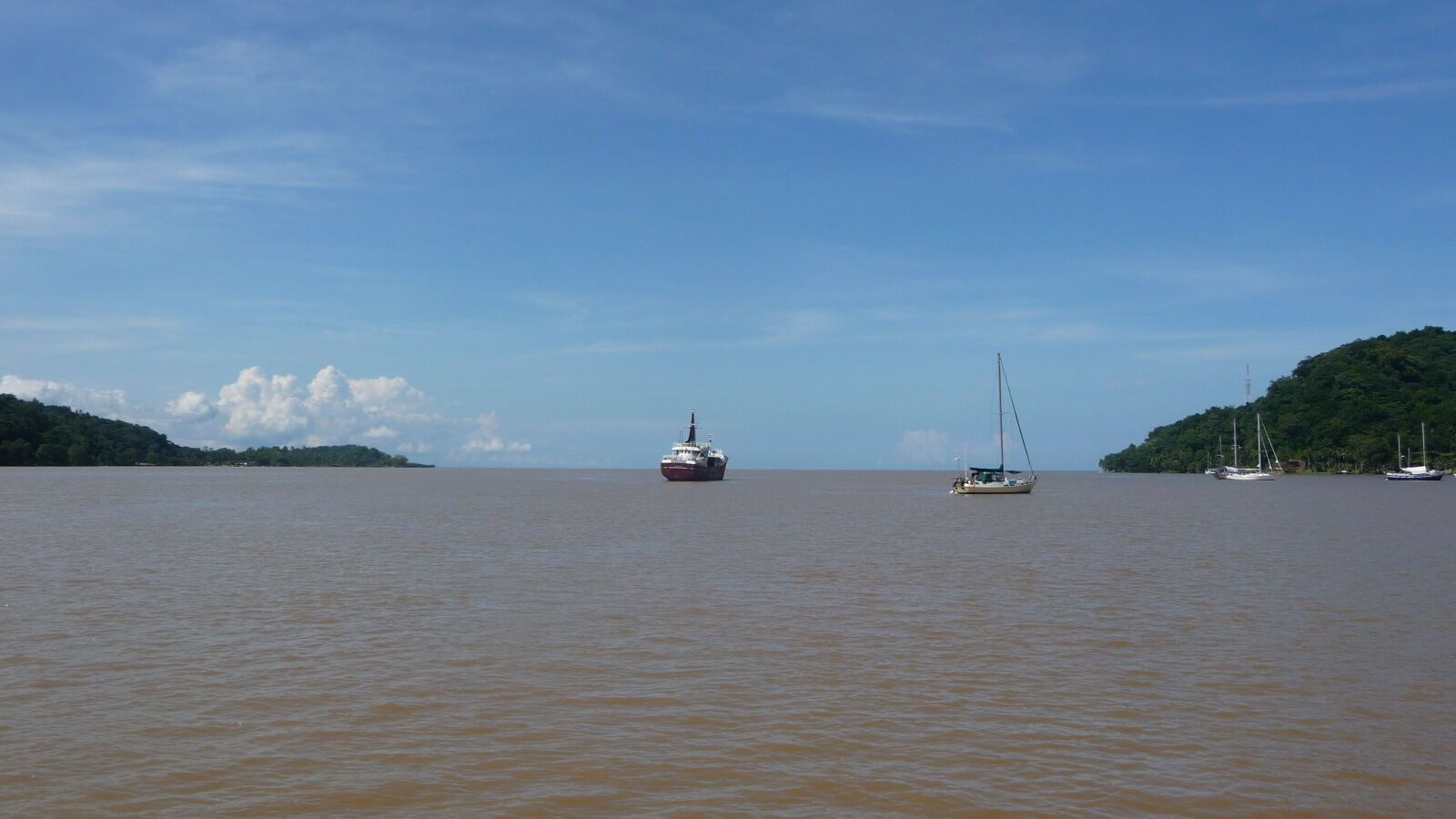 Bucht von Portobelo, nachdem es geregnet hat.