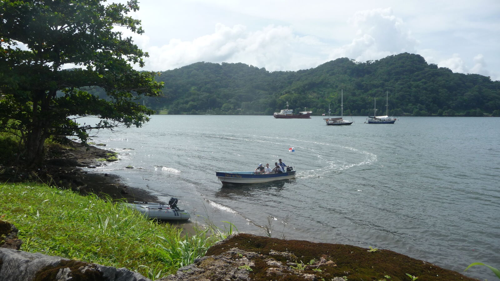 Touristen ohne eigenes Dinghy.