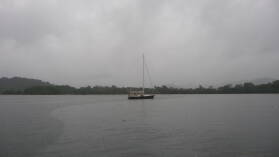 SY Rio im Regen