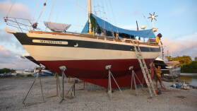 Im Trockendock.