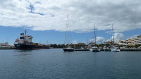 Hafen von Papeete.