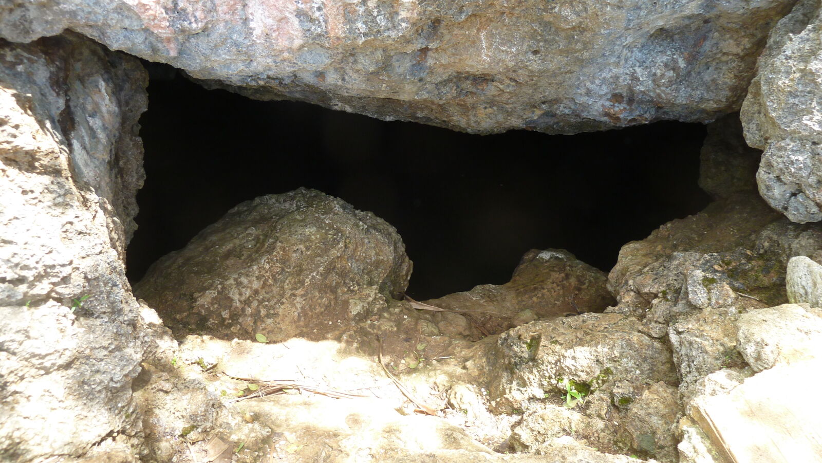 Veimumuni Cave.