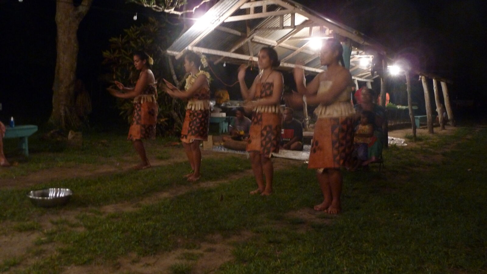 Tongan Feast am Ano Beach.