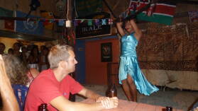 Fakaleiti-Show bei Tonga Bob's.