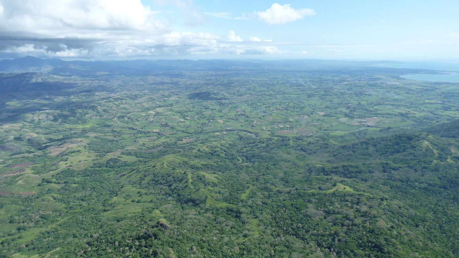 Blick von Mt. Batilamu; Wanderung im Koroyanitu National Heritage Park.