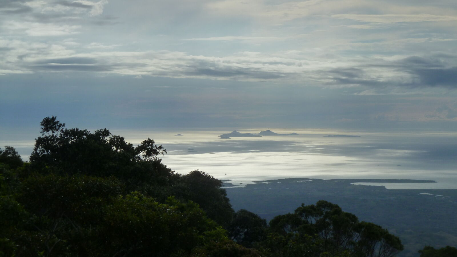 Blick von Mt. Batilamu Hut; Wanderung im Koroyanitu National Heritage Park.