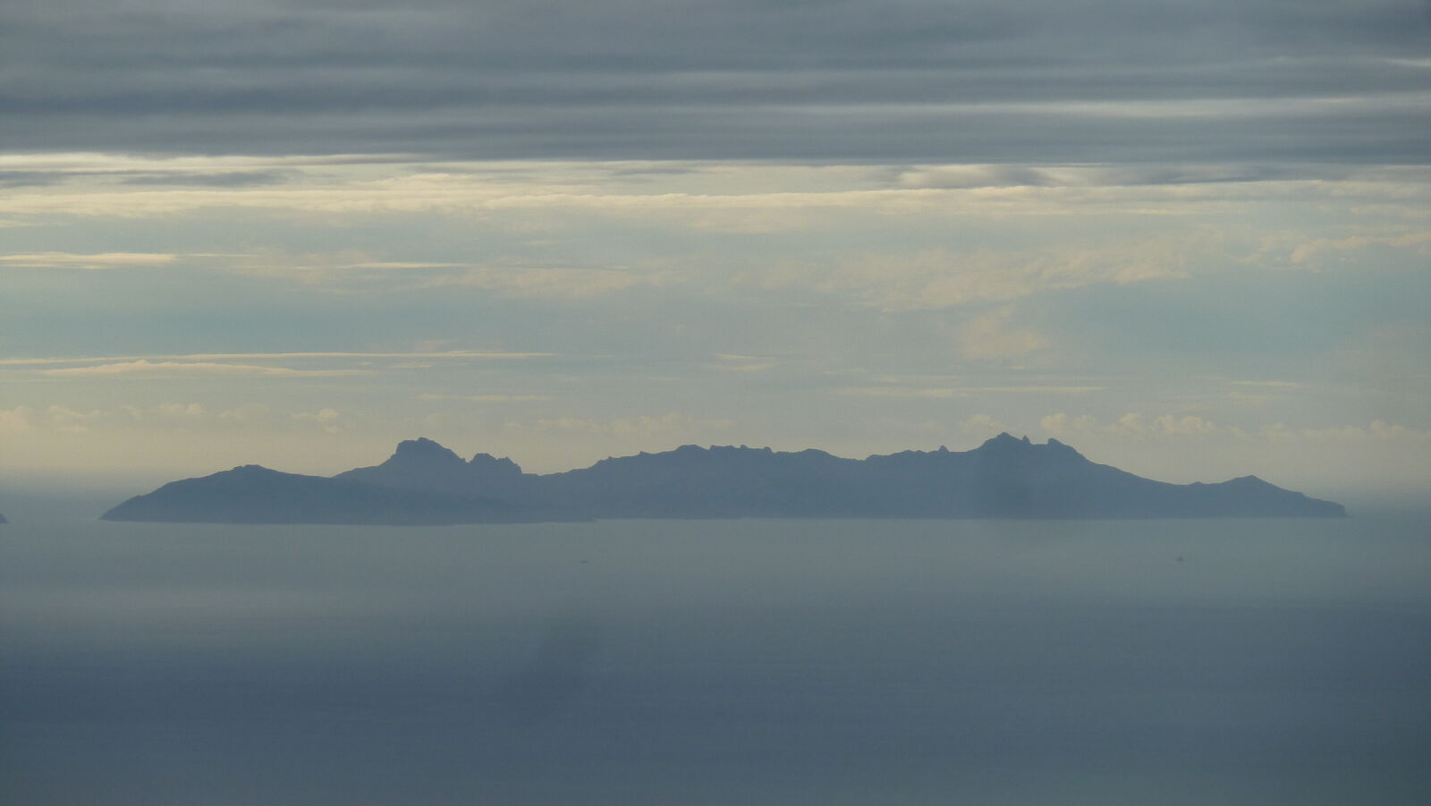 Blick auf Waya von Mt. Batilamu Hut; Wanderung im Koroyanitu National Heritage Park.