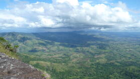 Blick von Mt. Batilamu; Wanderung im Koroyanitu National Heritage Park.