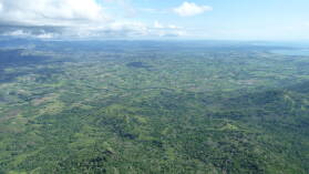 Blick von Mt. Batilamu; Wanderung im Koroyanitu National Heritage Park.