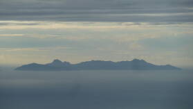 Blick auf Waya von Mt. Batilamu Hut; Wanderung im Koroyanitu National Heritage Park.