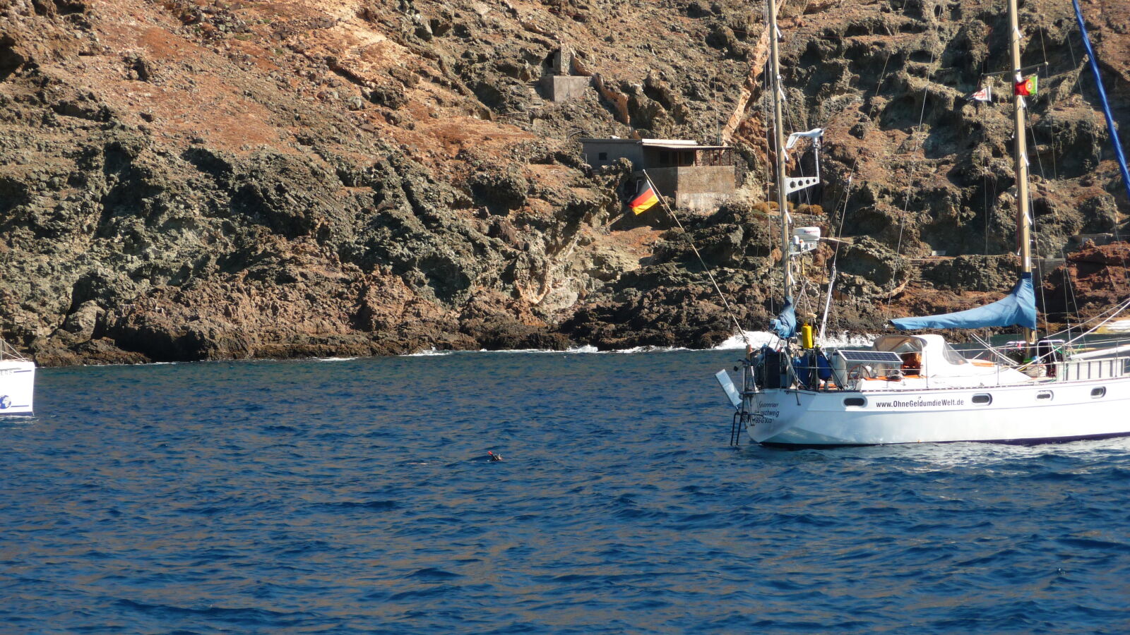 Pete / SY Sparrow auf Unterwasserexpedition vor Selvagem Grande.
