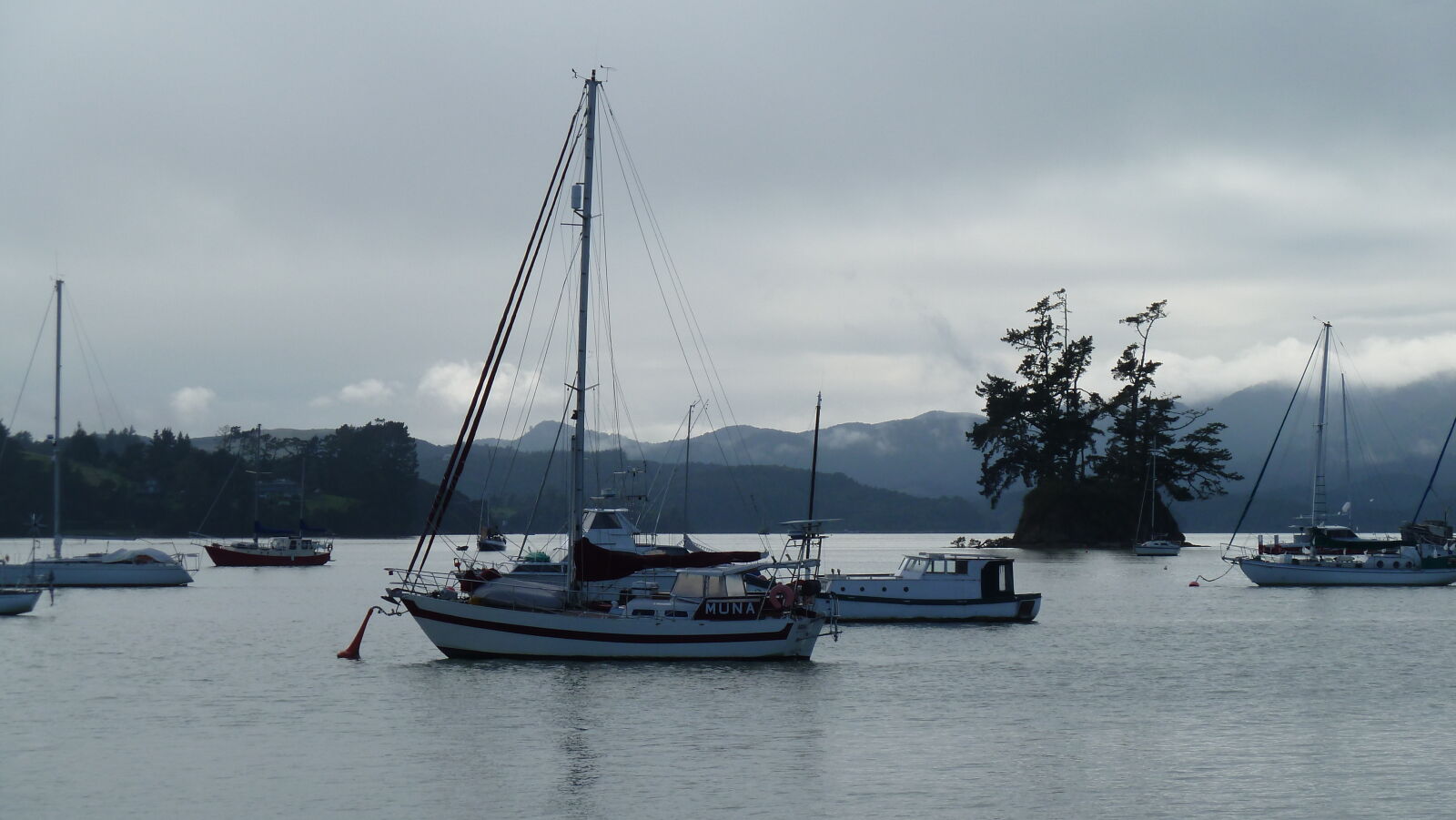 Schwesternschiff (?) in Opua.