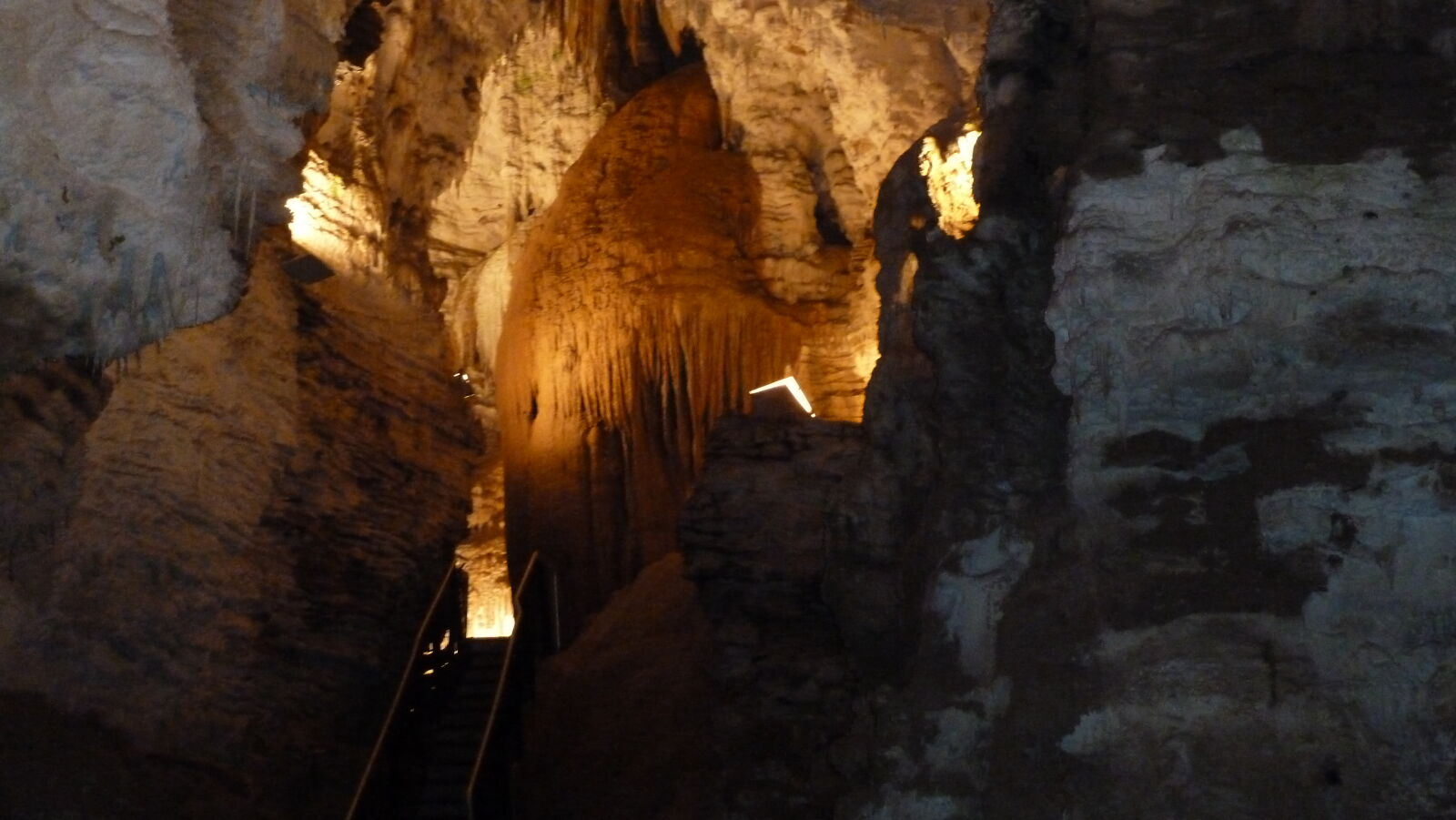 Aranui Cave, Waitomo.