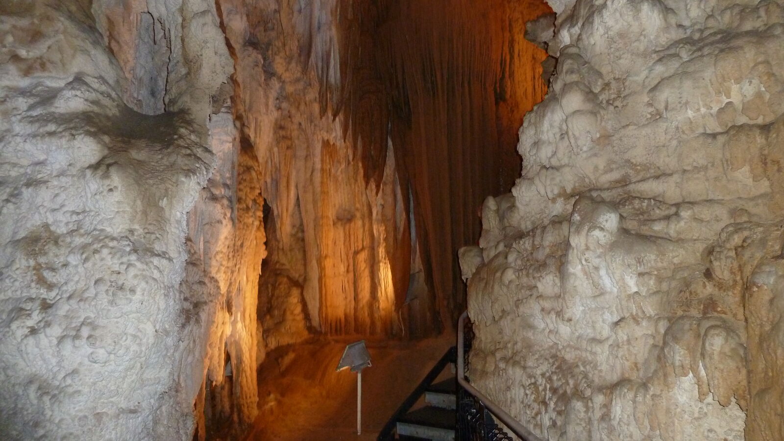 Aranui Cave, Waitomo.