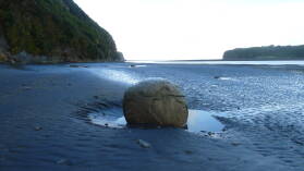 Three Sisters, Mokau.
