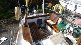 Das Cockpit wird wieder zusammengebaut.