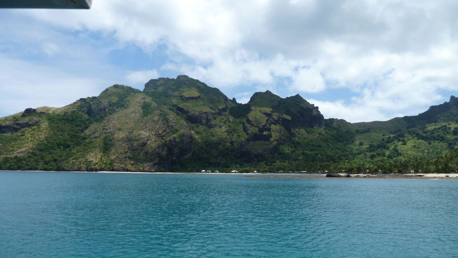 Yalombi Bay, Waya.