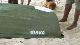 Die geflickten Boote werden getauft.