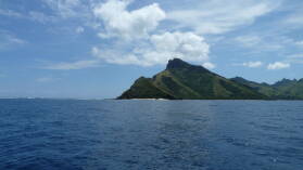 Yalombi Bay, Waya.